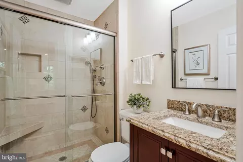 7900 Old Cedar Ct, Mclean, VA 22102 photo 35