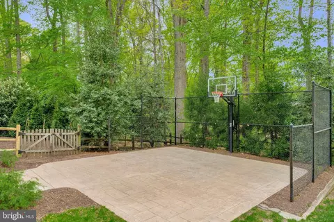 7900 Old Cedar Ct, Mclean, VA 22102 photo 48