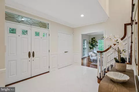 7900 Old Cedar Ct, Mclean, VA 22102 photo 5