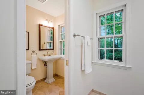 7900 Old Cedar Ct, Mclean, VA 22102 photo 29