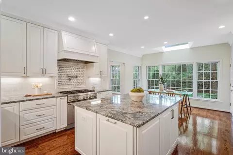 7900 Old Cedar Ct, Mclean, VA 22102 photo 14