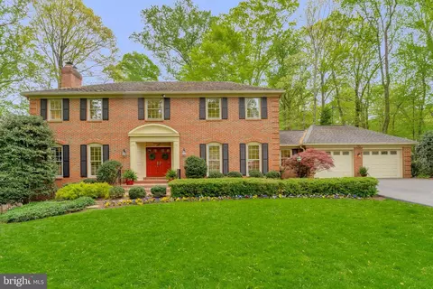 7900 Old Cedar Ct, Mclean, VA 22102
