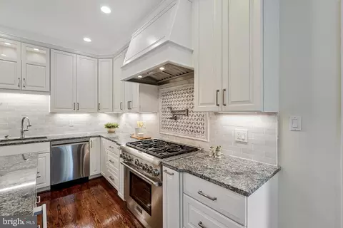 7900 Old Cedar Ct, Mclean, VA 22102 photo 13