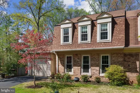 5910 Wood Sorrels Ct, Burke, VA 22015