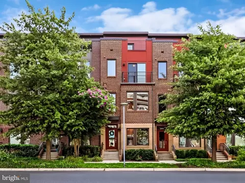 2995 Eskridge Rd, Fairfax, VA 22031