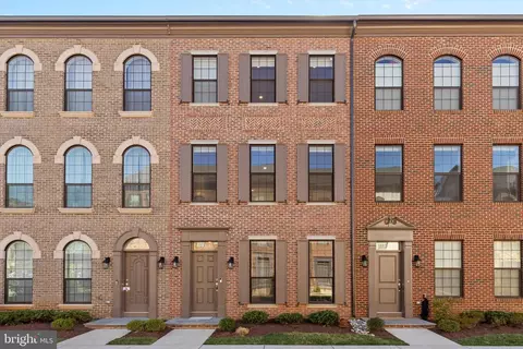 4393 Denfeld Trl, Fairfax, VA 22033