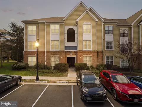 12901 Alton Sq #201, Herndon, VA 20170