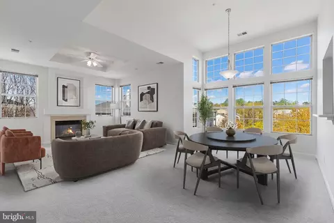 4215 Mozart Brigade Ln #32, Fairfax, VA 22033