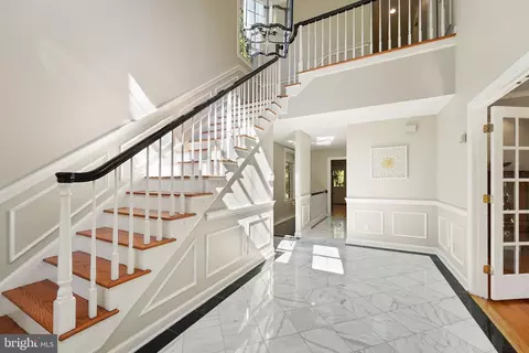 Entry Way - 1501 Mclean Corner Ln, Mclean, VA 22101 photo 4 of 6