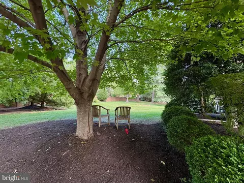 Exterior - 1501 Mclean Corner Ln, Mclean, VA 22101 photo 8 of 9