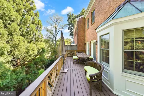 Exterior - 1501 Mclean Corner Ln, Mclean, VA 22101 photo 3 of 9