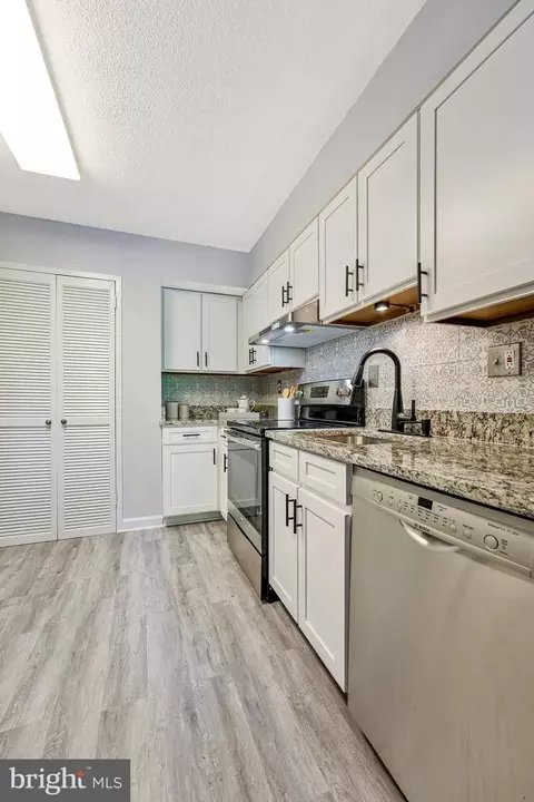 Kitchen - 1808 Old Meadow Rd #409, Mclean, VA 22102 photo 2 of 3