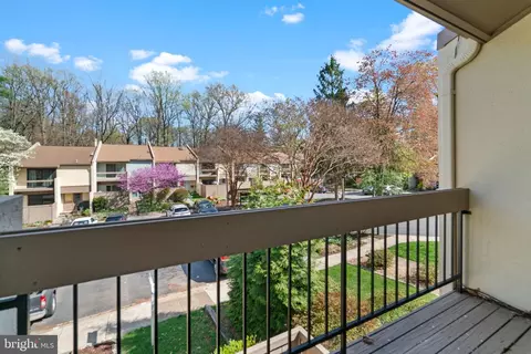 Exterior - 11681 Newbridge Ct, Reston, VA 20191 photo 4 of 5