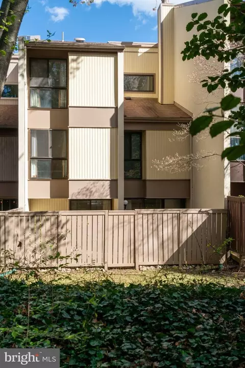 Exterior - 11681 Newbridge Ct, Reston, VA 20191 photo 1 of 5