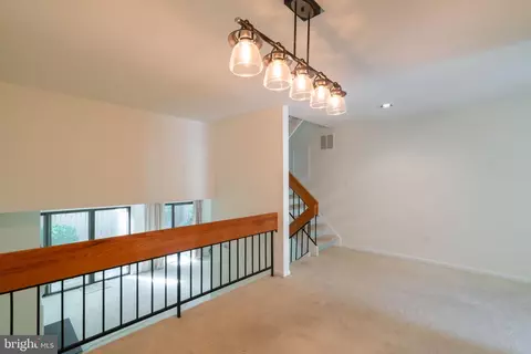 Living - 11681 Newbridge Ct, Reston, VA 20191 photo 16 of 19