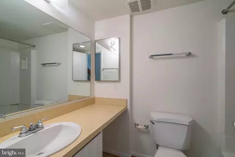 Bath - 11681 Newbridge Ct, Reston, VA 20191 photo 2 of 4