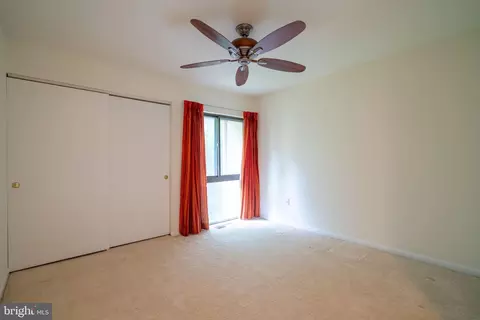 Bedroom - 11681 Newbridge Ct, Reston, VA 20191 photo 17 of 19