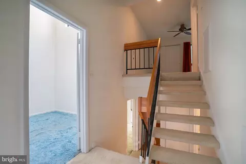 Entry Way - 11681 Newbridge Ct, Reston, VA 20191 photo 4 of 4