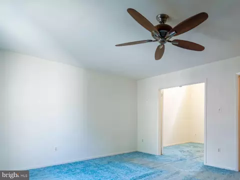 Living - 11681 Newbridge Ct, Reston, VA 20191 photo 8 of 19