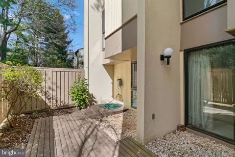 Exterior - 11681 Newbridge Ct, Reston, VA 20191 photo 3 of 5