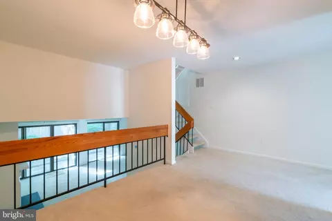 Living - 11681 Newbridge Ct, Reston, VA 20191 photo 15 of 19