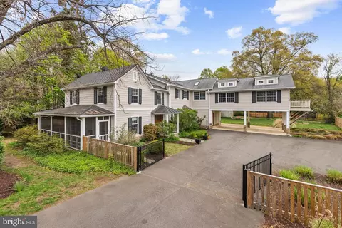 8515 Riverside Rd, Alexandria, VA 22308