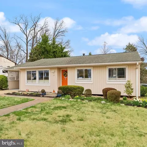 222 Pleasant St SW, Vienna, VA 22180