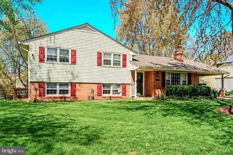 14812 Wood Home Rd, Centreville, VA 20120