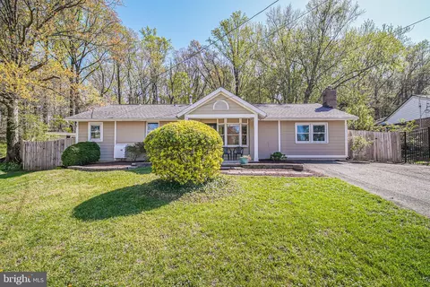 5529 Janelle St, Alexandria, VA 22303