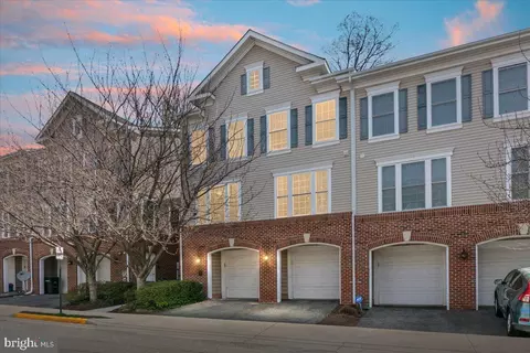 7123 Mason Grove Ct, Alexandria, VA 22306