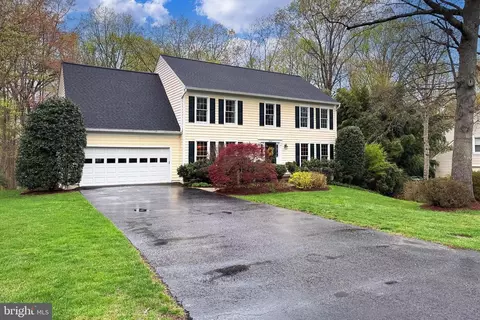 6156 Pohick Station Dr, Fairfax Station, VA 22039