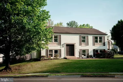 1010 Hertford St, Herndon, VA 20170