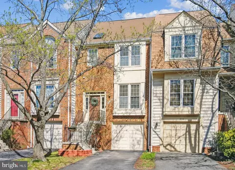 14140 Betsy Ross Ln, Centreville, VA 20121