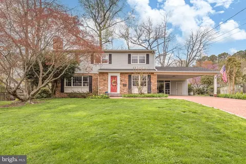 8330 Blowing Rock Rd, Alexandria, VA 22309