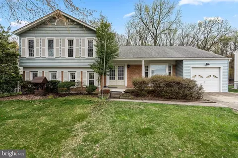 8218 Orville St, Alexandria, VA 22309