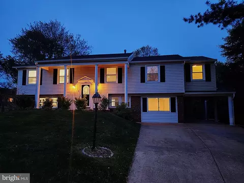 4023 Middle Ridge Dr, Fairfax, VA 22033
