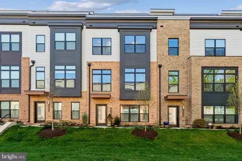 2138 Tysons Ridgeline Rd, Falls Church, VA 22043