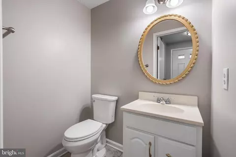8663 Maple Glen Ct, Springfield, VA 22153 photo 4