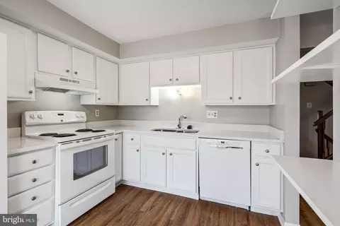 8663 Maple Glen Ct, Springfield, VA 22153 photo 12