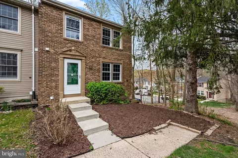 8663 Maple Glen Ct, Springfield, VA 22153 photo 2