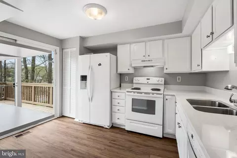 8663 Maple Glen Ct, Springfield, VA 22153 photo 11