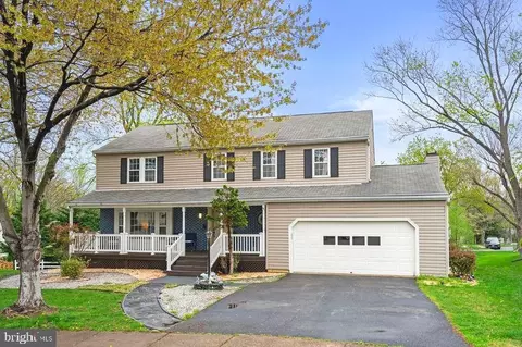 6101 Mantlepiece Ct, Burke, VA 22015