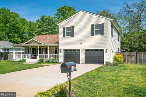 8729 Oak Leaf Dr, Alexandria, VA 22309