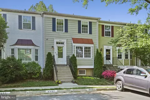 9857 Oakdale Woods Ct, Vienna, VA 22181