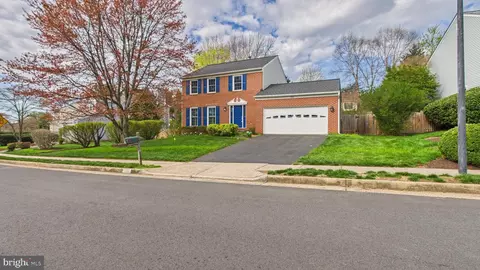 5416 Sequoia Farms Dr, Centreville, VA 20120