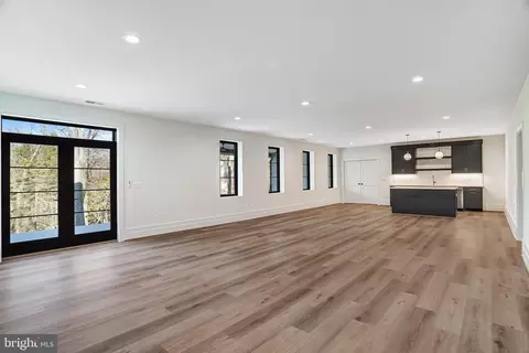 Living - 3946 N Dumbarton St, Mclean, VA 22101 photo 7 of 8