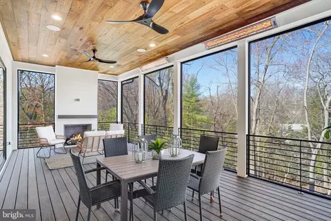 Exterior - 3946 N Dumbarton St, Mclean, VA 22101 photo 5 of 12