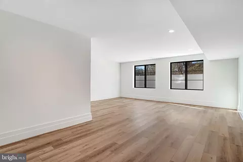 Living - 3946 N Dumbarton St, Mclean, VA 22101 photo 8 of 8