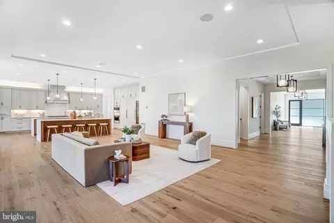 Living - 3946 N Dumbarton St, Mclean, VA 22101 photo 1 of 8