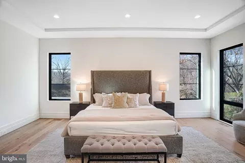 Bedroom - 3946 N Dumbarton St, Mclean, VA 22101 photo 3 of 12